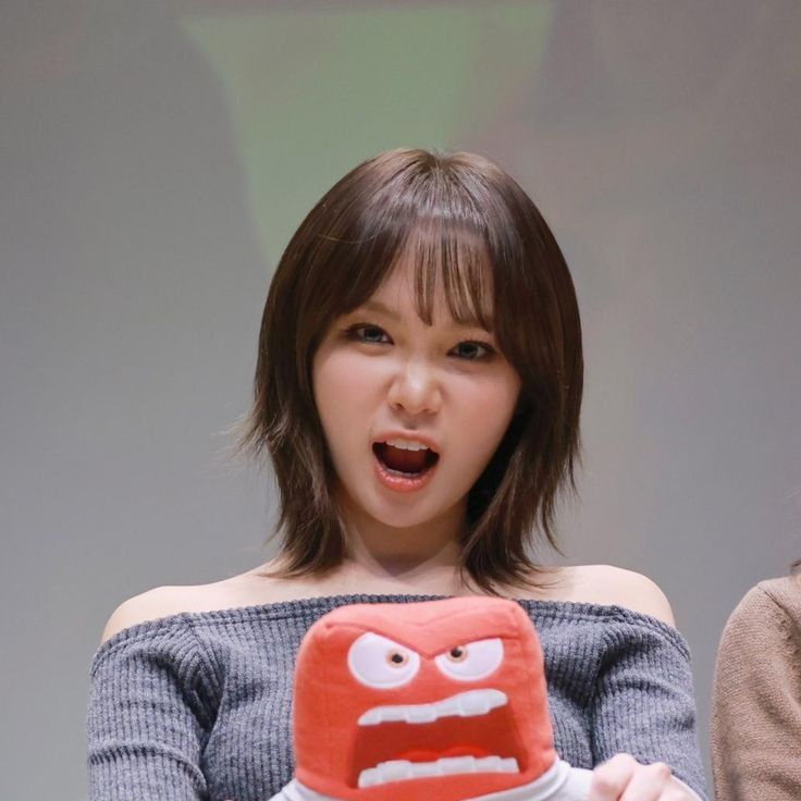 Latest photo of Kim Chaewon (LE SSERAFIM)