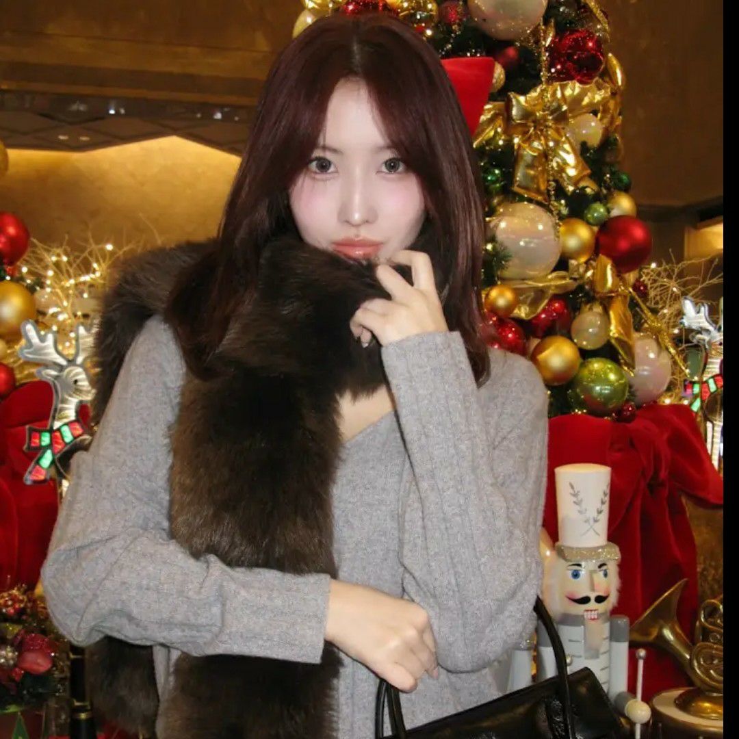 Recent activity shot of Momo (TWICE)