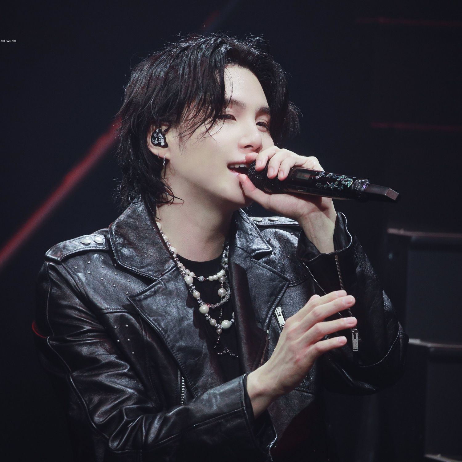 SUGA (防弹少年团)的最新照片