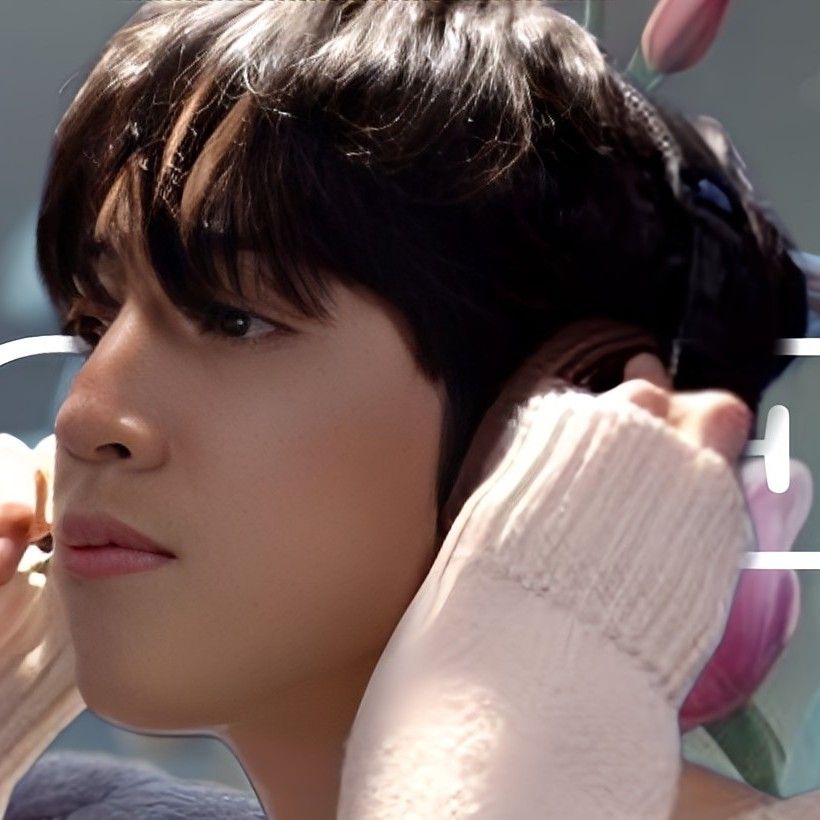 A moment captured by Wooseok (PENTAGON)'s fan