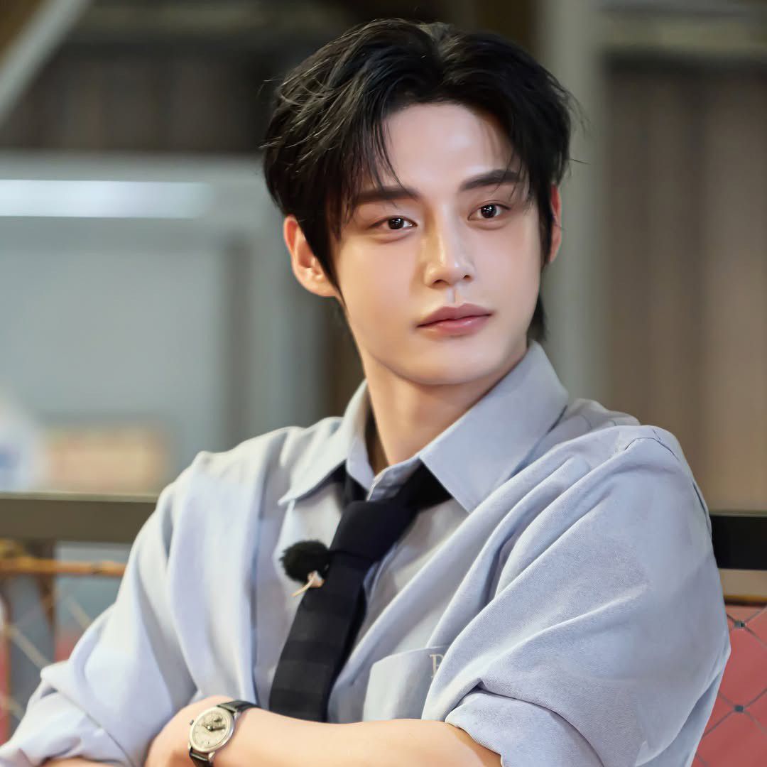 Recent activity shot of Kim Jiwoong (ZEROBASEONE)
