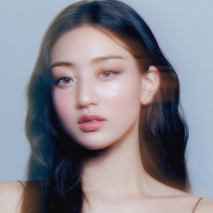 Behind-the-scenes cut of Jihyo (TWICE)