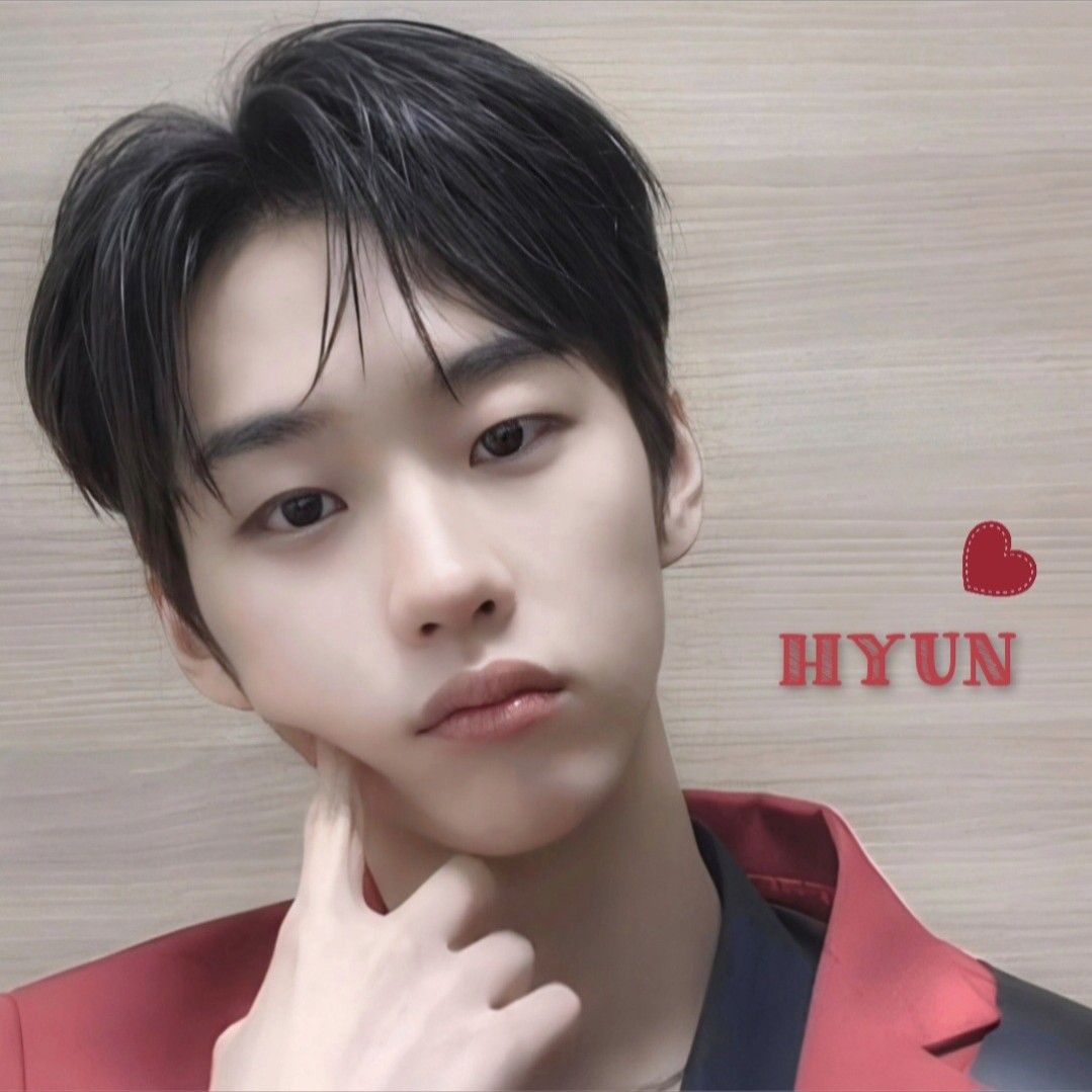 Behind-the-scenes cut of Hyun