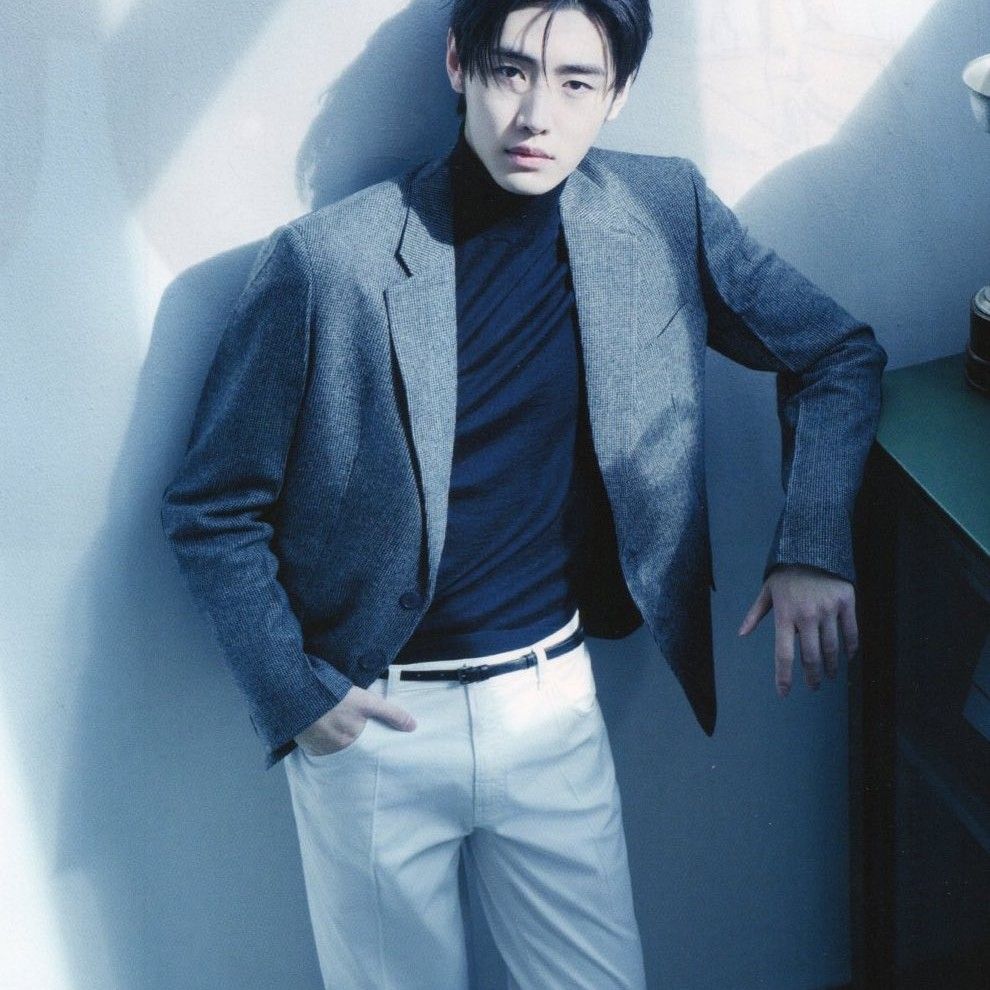 Latest photo of Sunghoon (ENHYPEN)