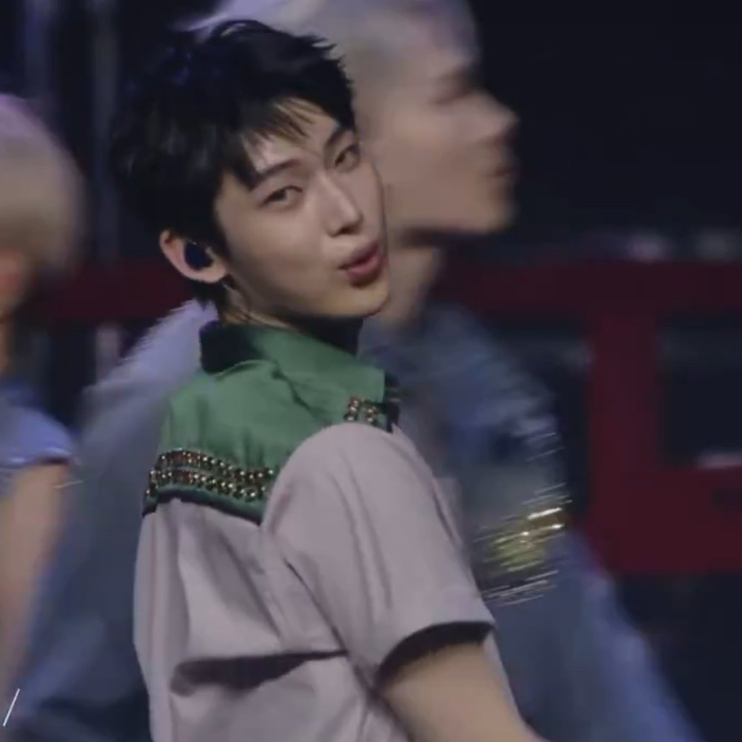 선우 (ENHYPEN)의 비하인드 컷