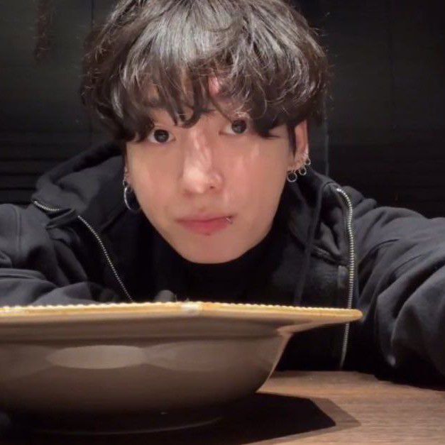 Latest photo of Jungkook (BTS)