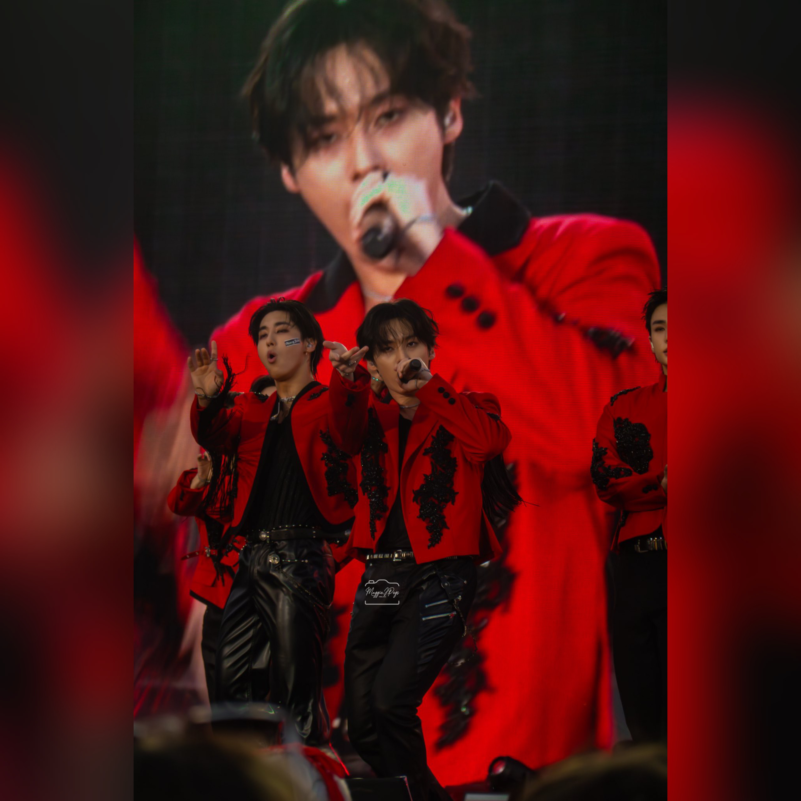Latest photo of Lee Know (Stray Kids)