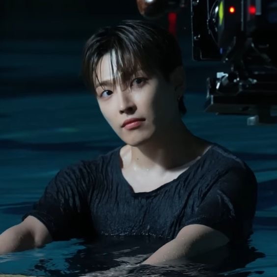 弘中 (ATEEZ)的最新活動照片