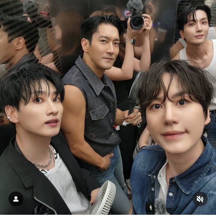 Latest photo of Super Junior