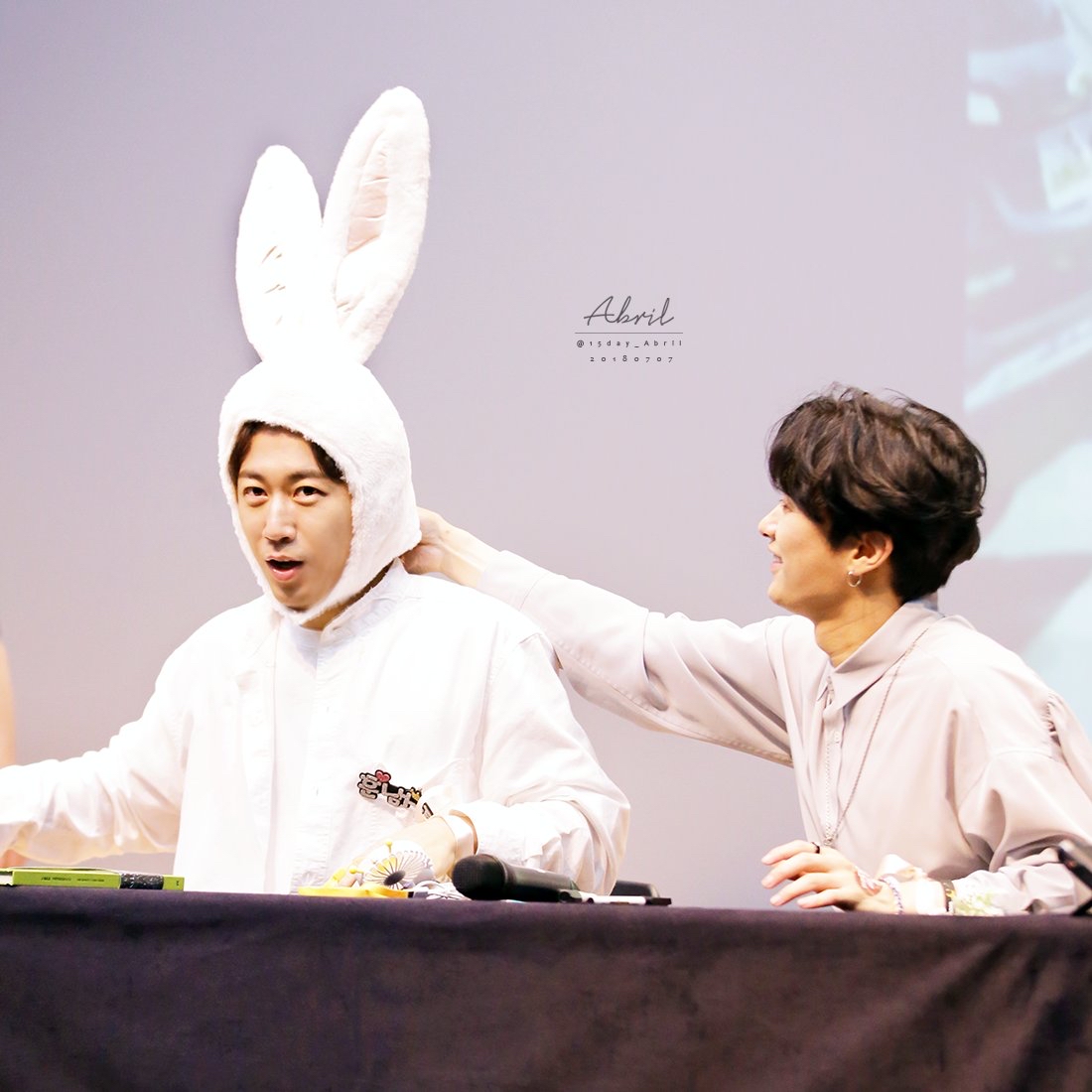 Recent activity shot of SECHSKIES