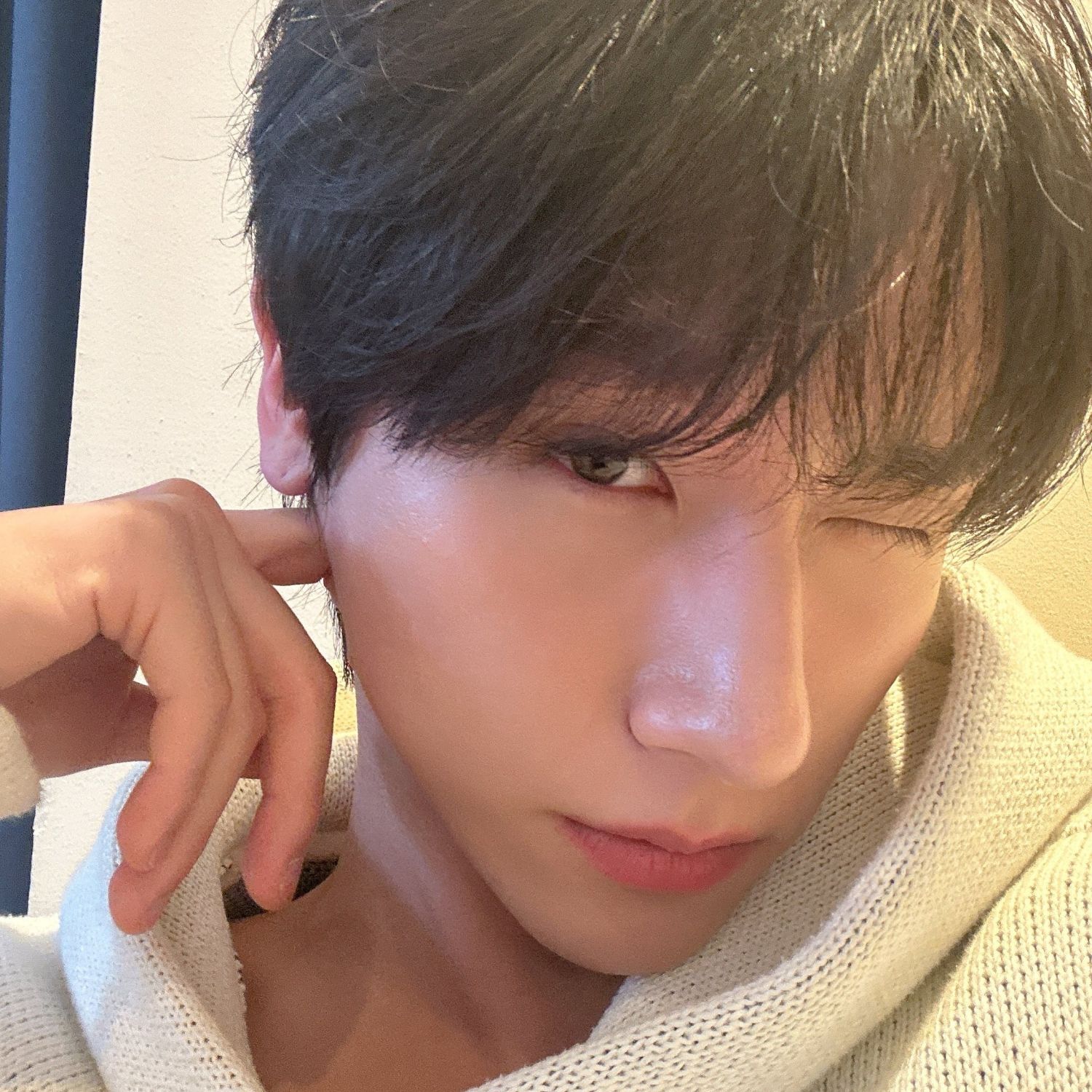 A moment captured by MONSTA X's fan