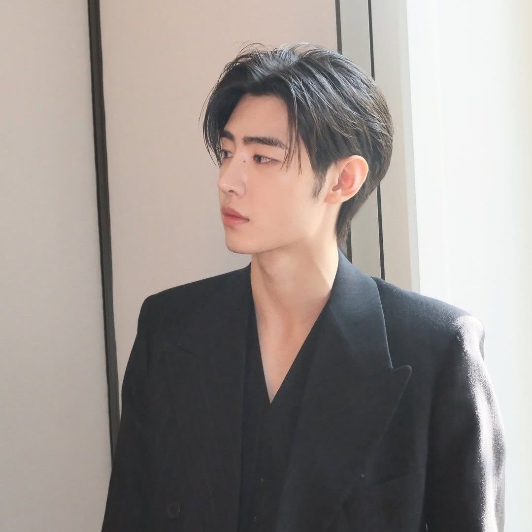 Recent activity shot of Sunghoon (ENHYPEN)