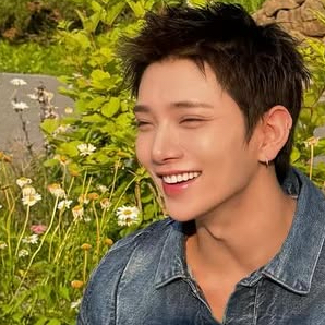 A moment captured by Joshua (SEVENTEEN)'s fan