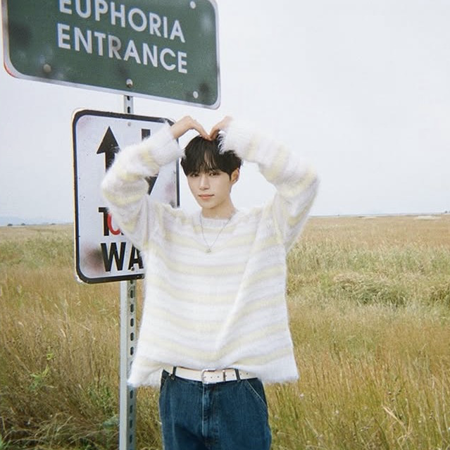 A moment captured by Kim Junseo (ALPHA DRIVE ONE)'s fan