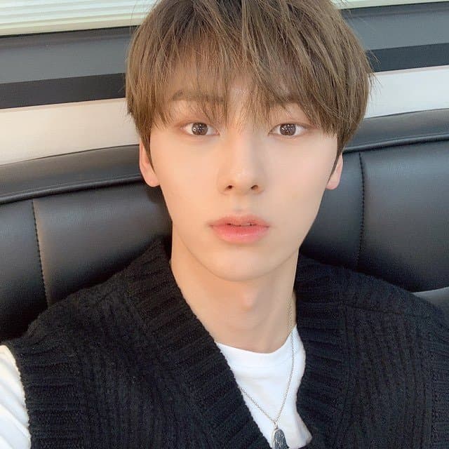 황민현의 비하인드 컷