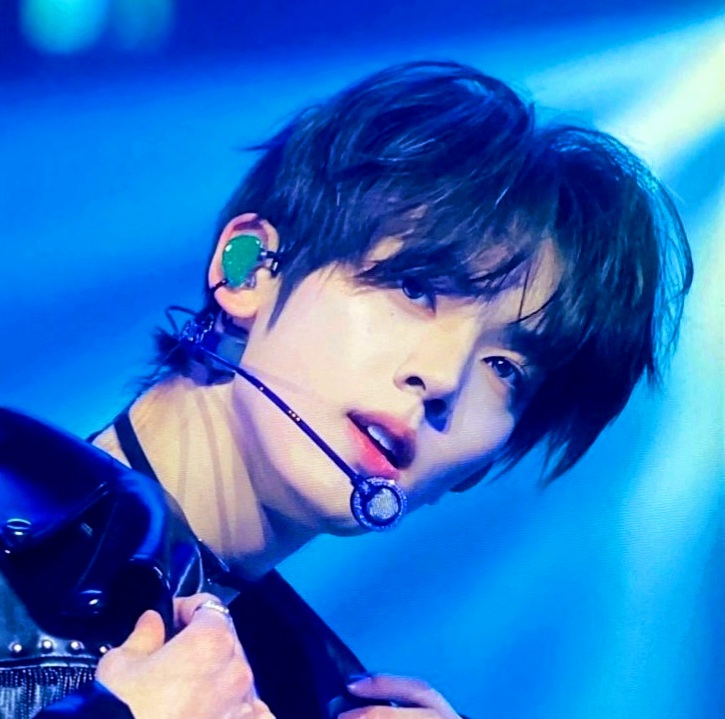 Behind-the-scenes cut of Han Yujin (ZEROBASEONE)