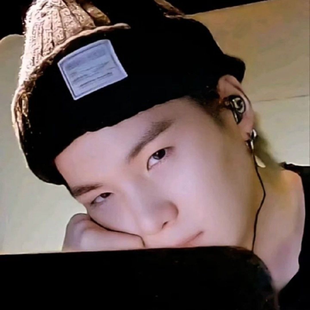 Behind-the-scenes cut of SUGA (BTS)