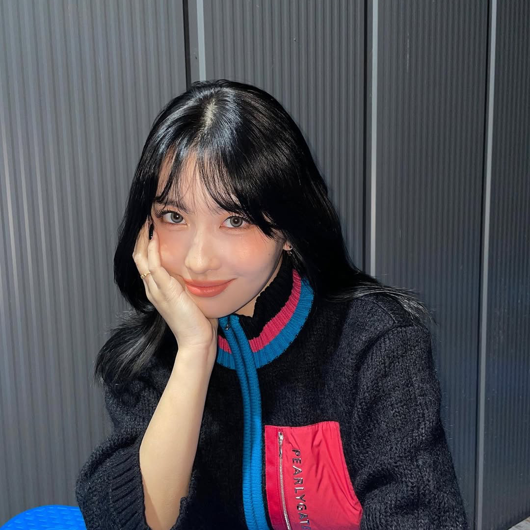 Recent activity shot of Momo (TWICE)