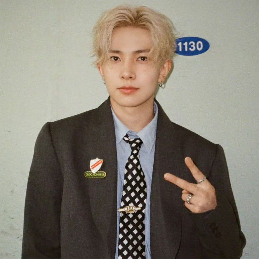 Recent activity shot of Heeseung (ENHYPEN)