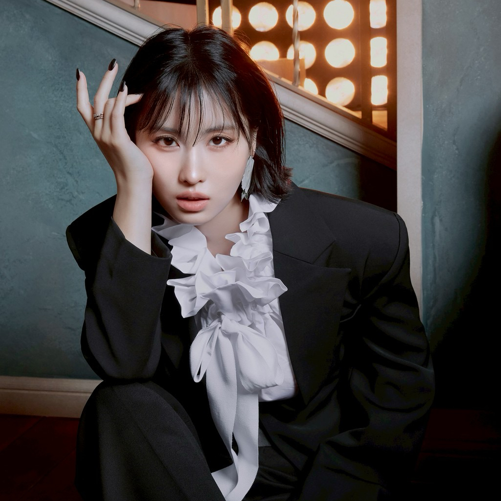 Potret di balik layar Momo (TWICE)