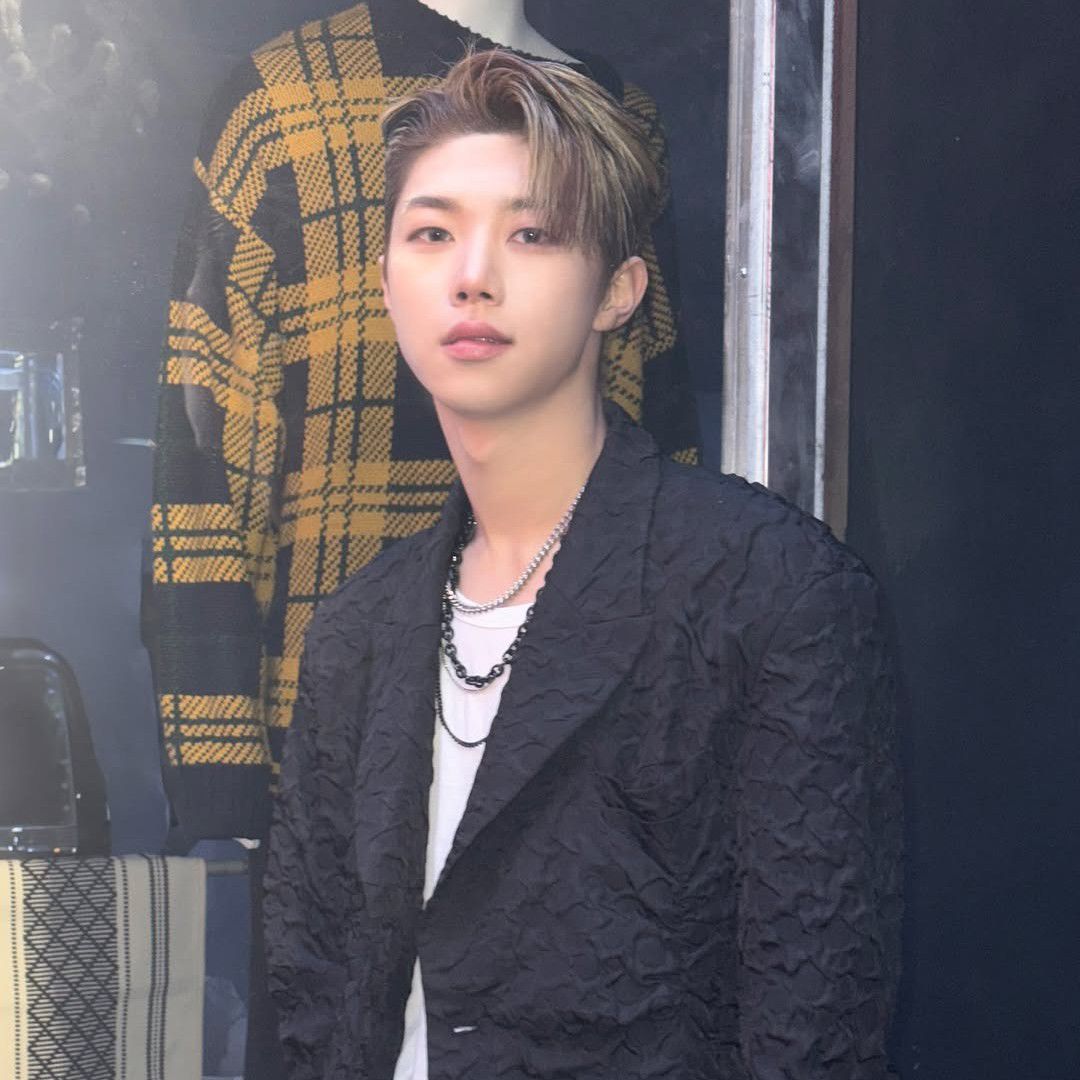 Behind-the-scenes cut of Hyunwoo (Xikers)