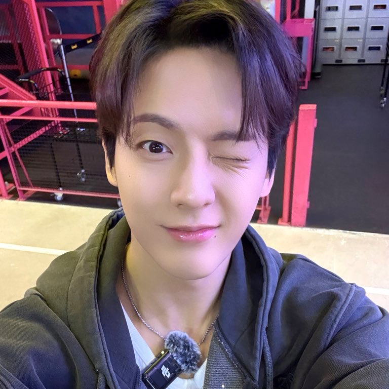 Recent activity shot of Lee Minhyuk (BTOB)