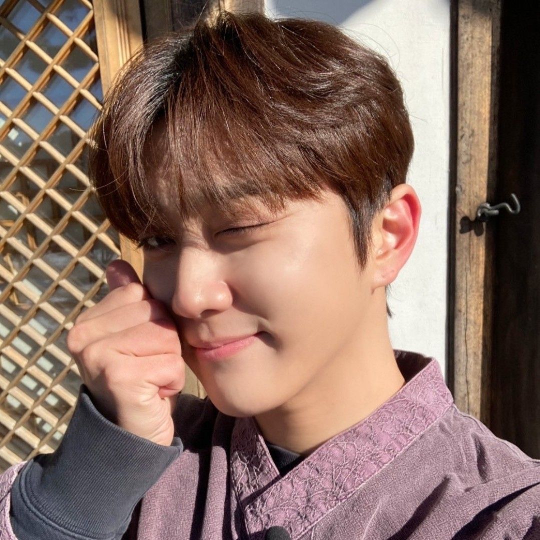 A moment captured by Hong Joochan (GoldenChild)'s fan