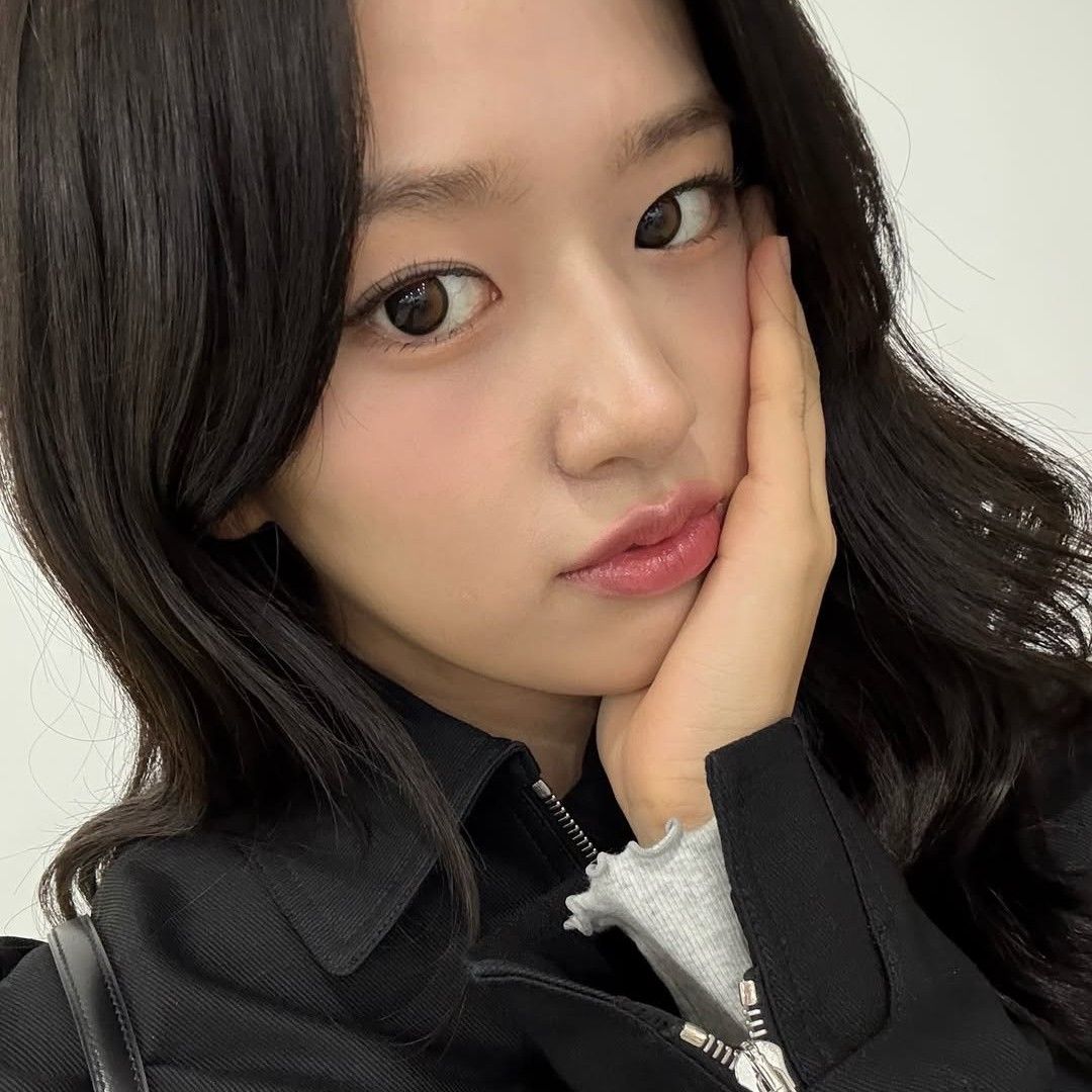 Latest photo of An Yujin (IVE)