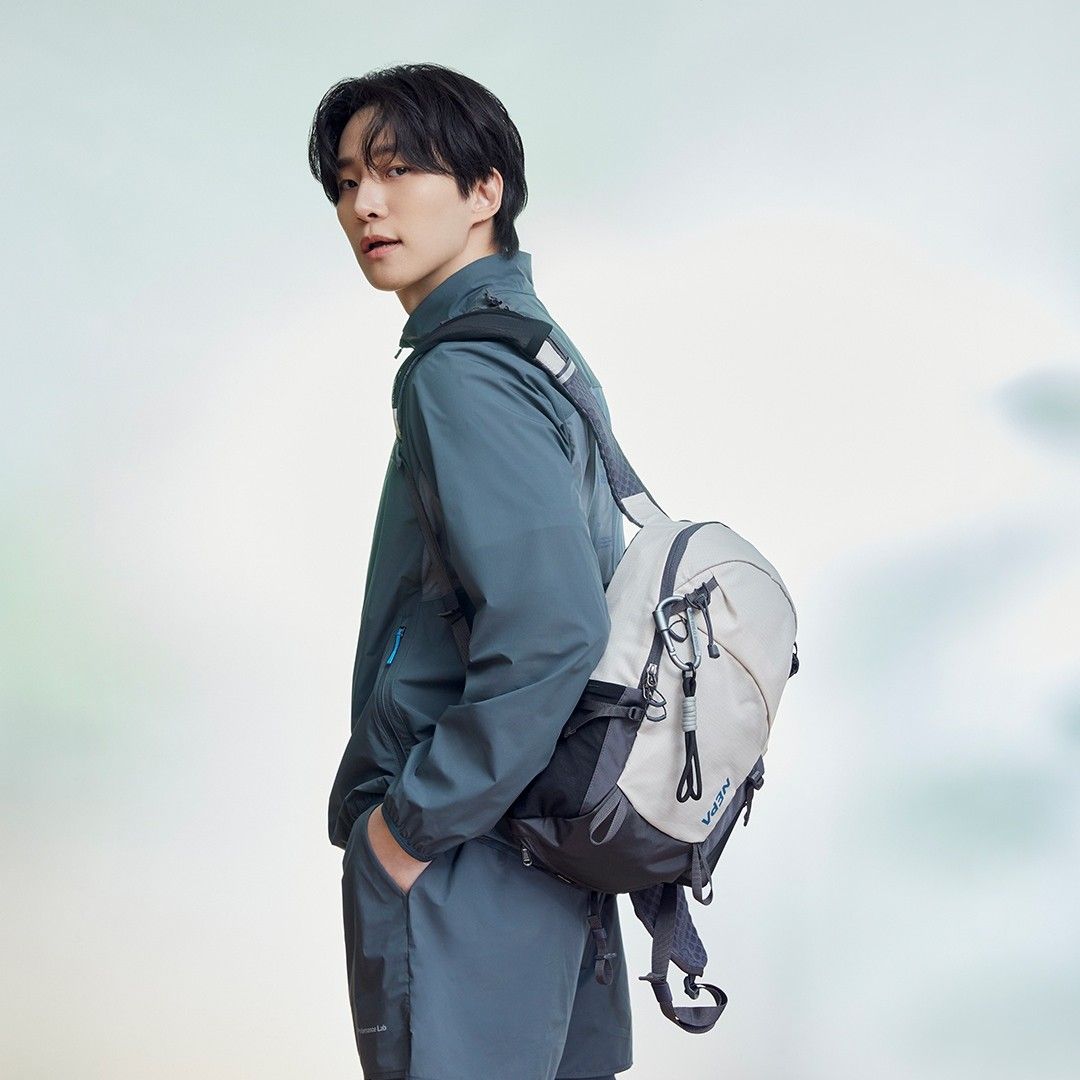 Behind-the-scenes cut of Junho (2PM)