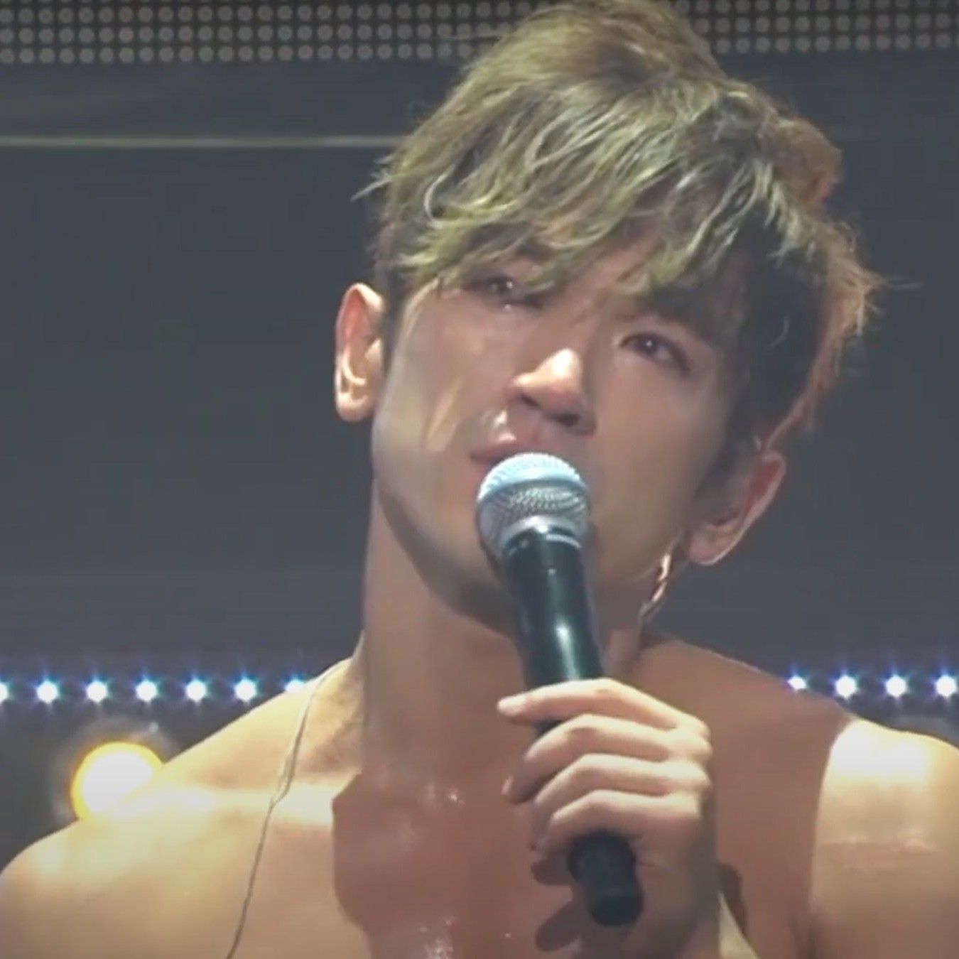 A moment captured by Lee Minwoo (SHINHWA)'s fan