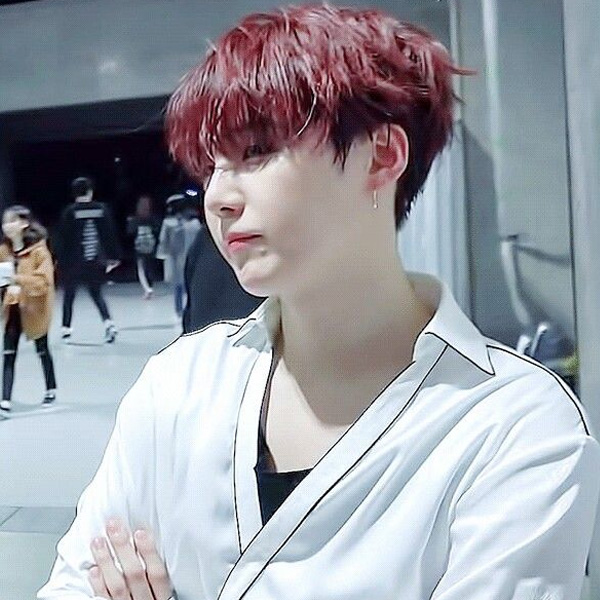 SUGA (防彈少年團)的最新照片