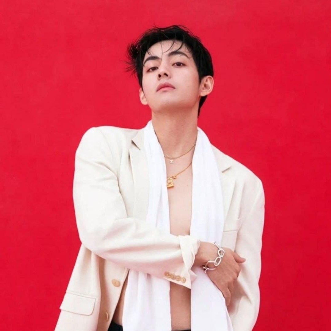 뷔 (방탄소년단)의 최신 사진