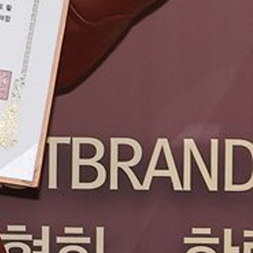 Recent activity shot of HyunJin (Loossemble)