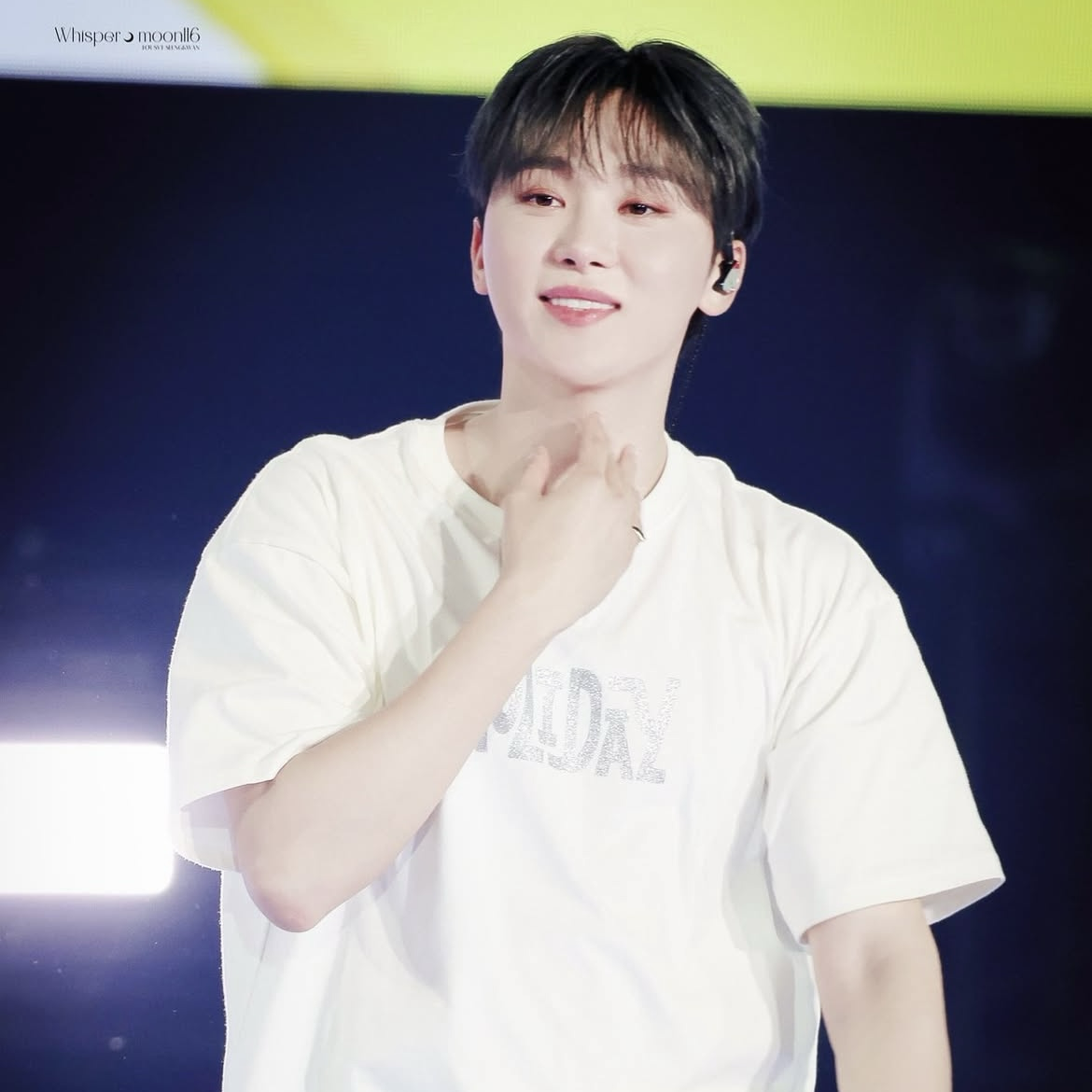 A moment captured by Seungkwan (SEVENTEEN)'s fan