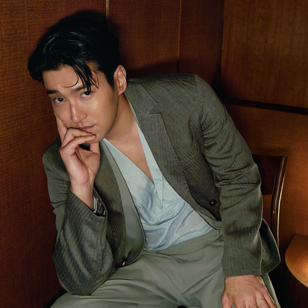 Behind-the-scenes cut of Siwon (Super Junior)