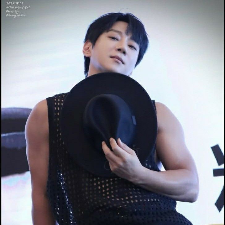 A moment captured by Hwang Chiyeol's fan