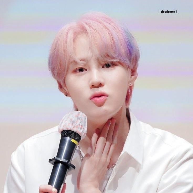 Recent activity shot of Ha Sungwoon