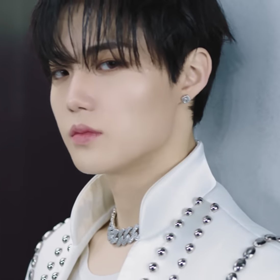Behind-the-scenes cut of Doyoung (TREASURE)