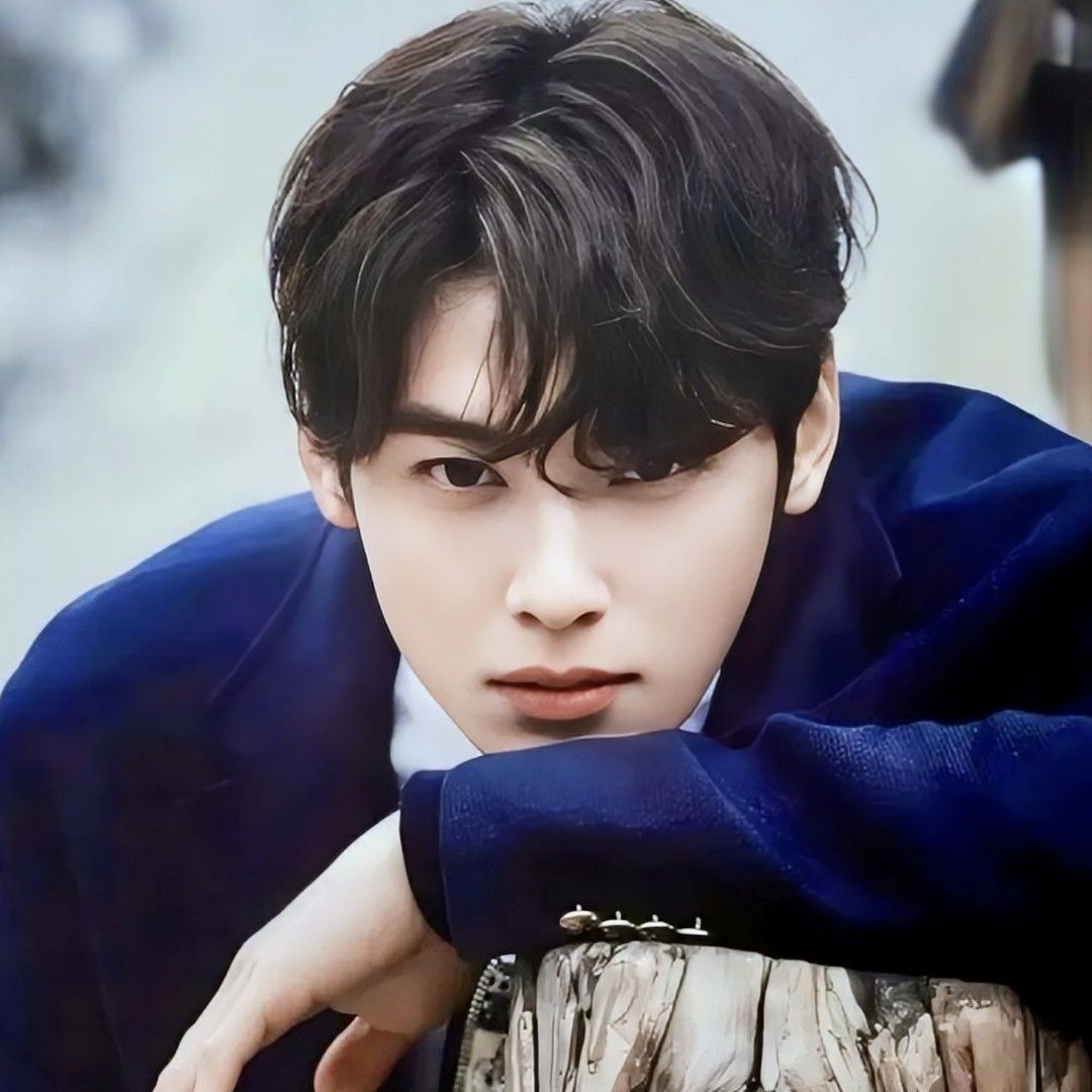 Recent activity shot of Eunwoo (ASTRO)