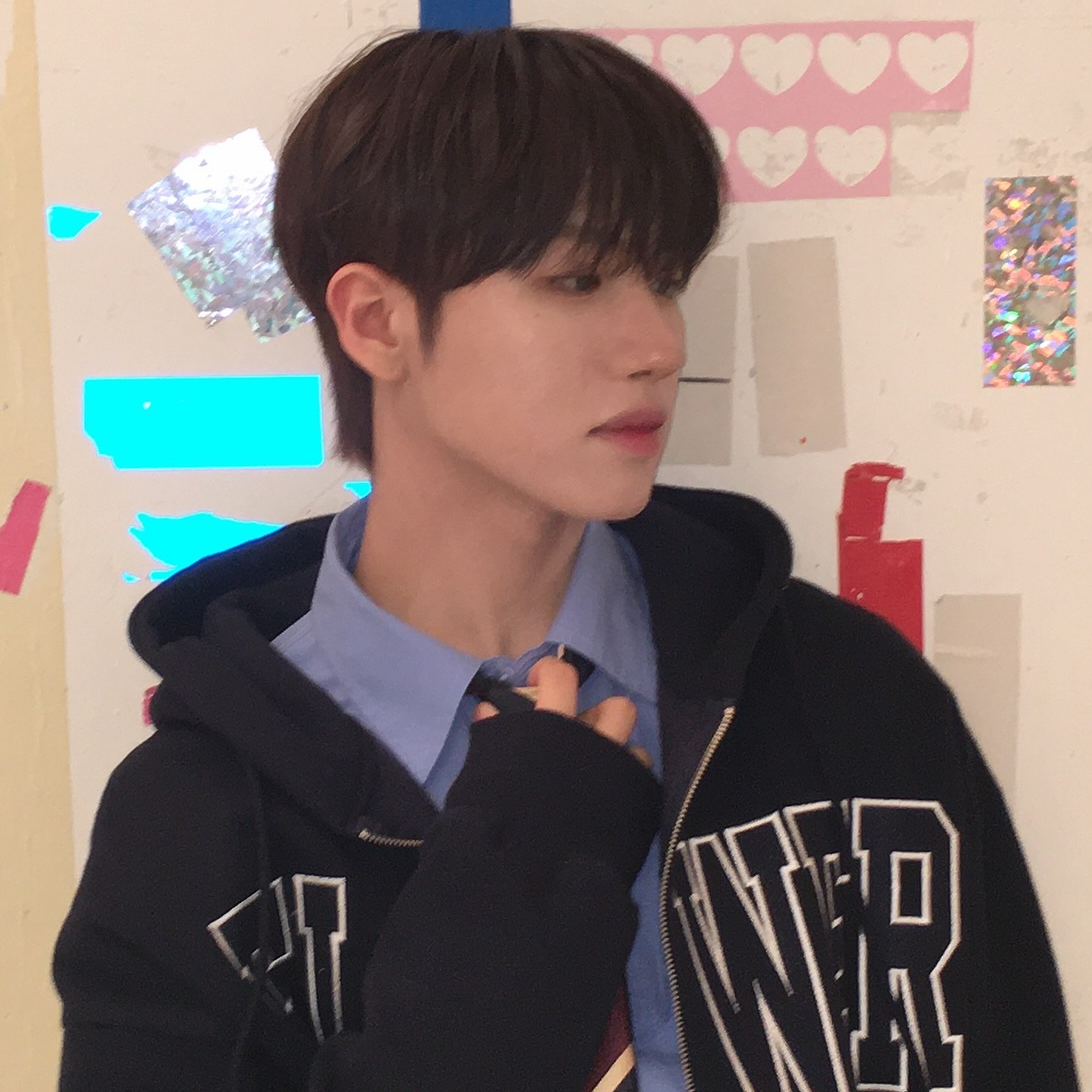 Potret di balik layar Huiwon (n.SSign)