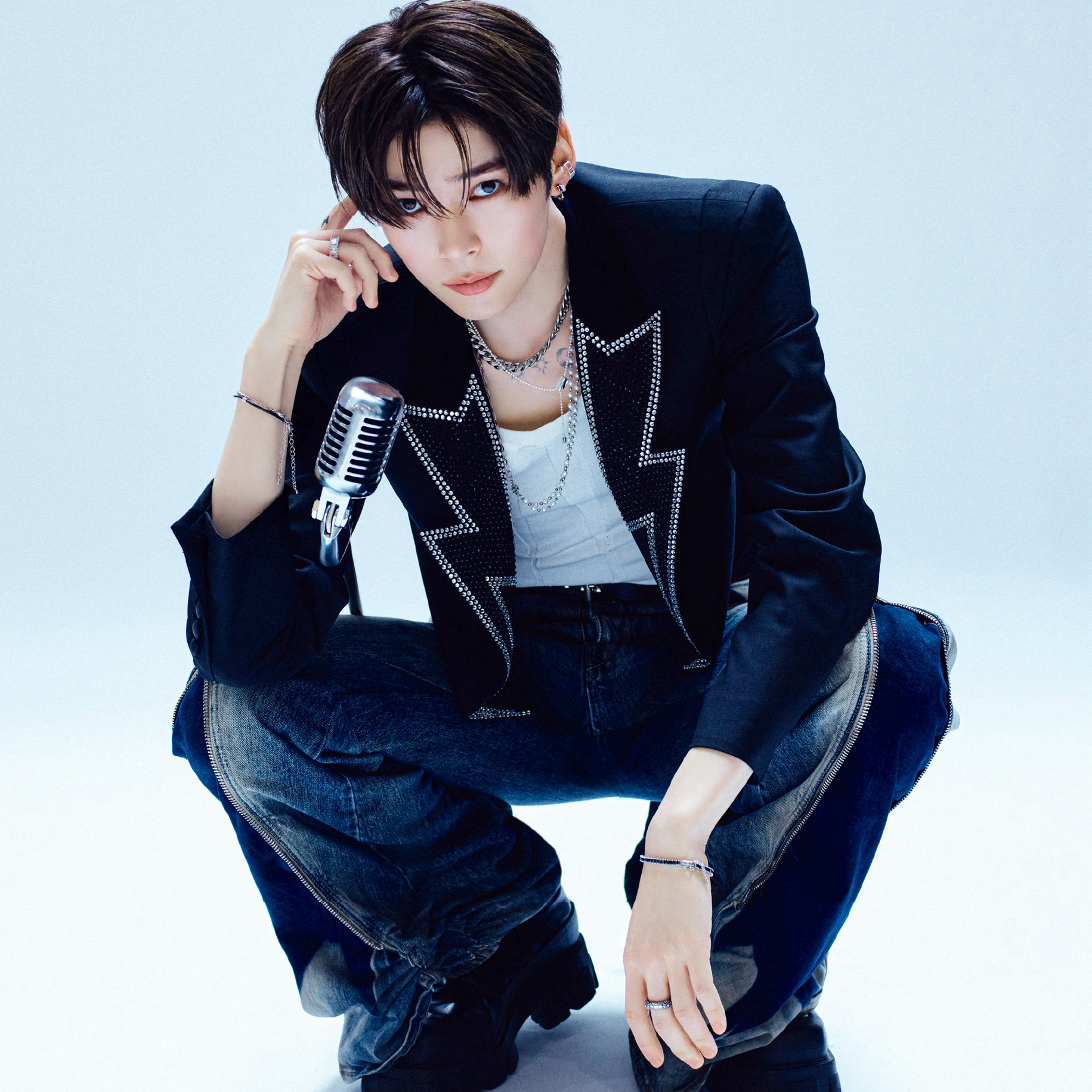 Potret di balik layar Sung Hanbin (ZEROBASEONE)