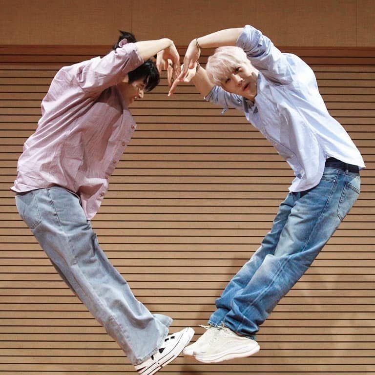 A moment captured by MJ (ASTRO)'s fan