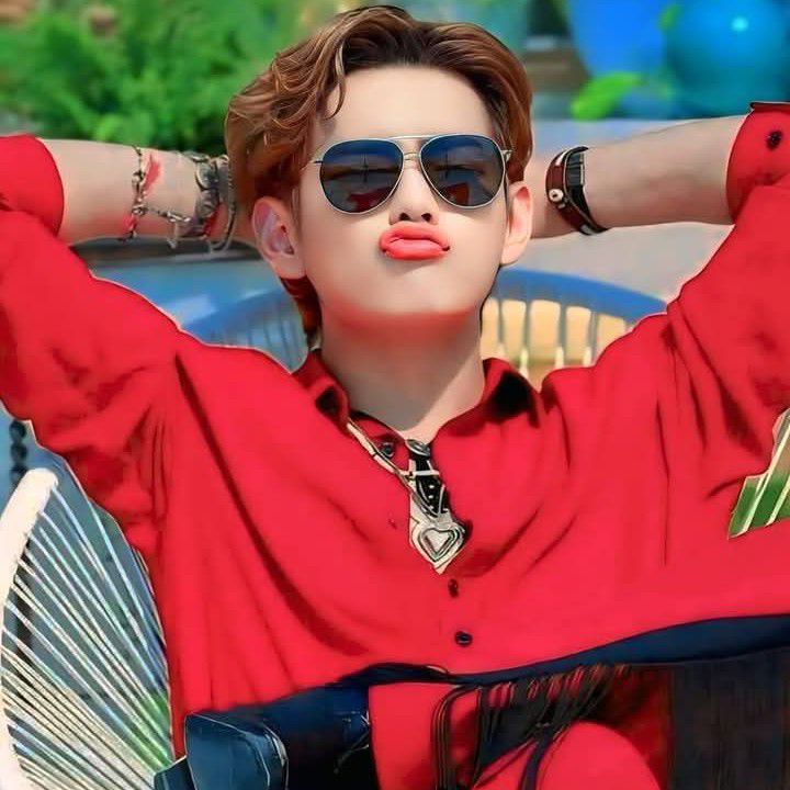 Behind-the-scenes cut of V (BTS)