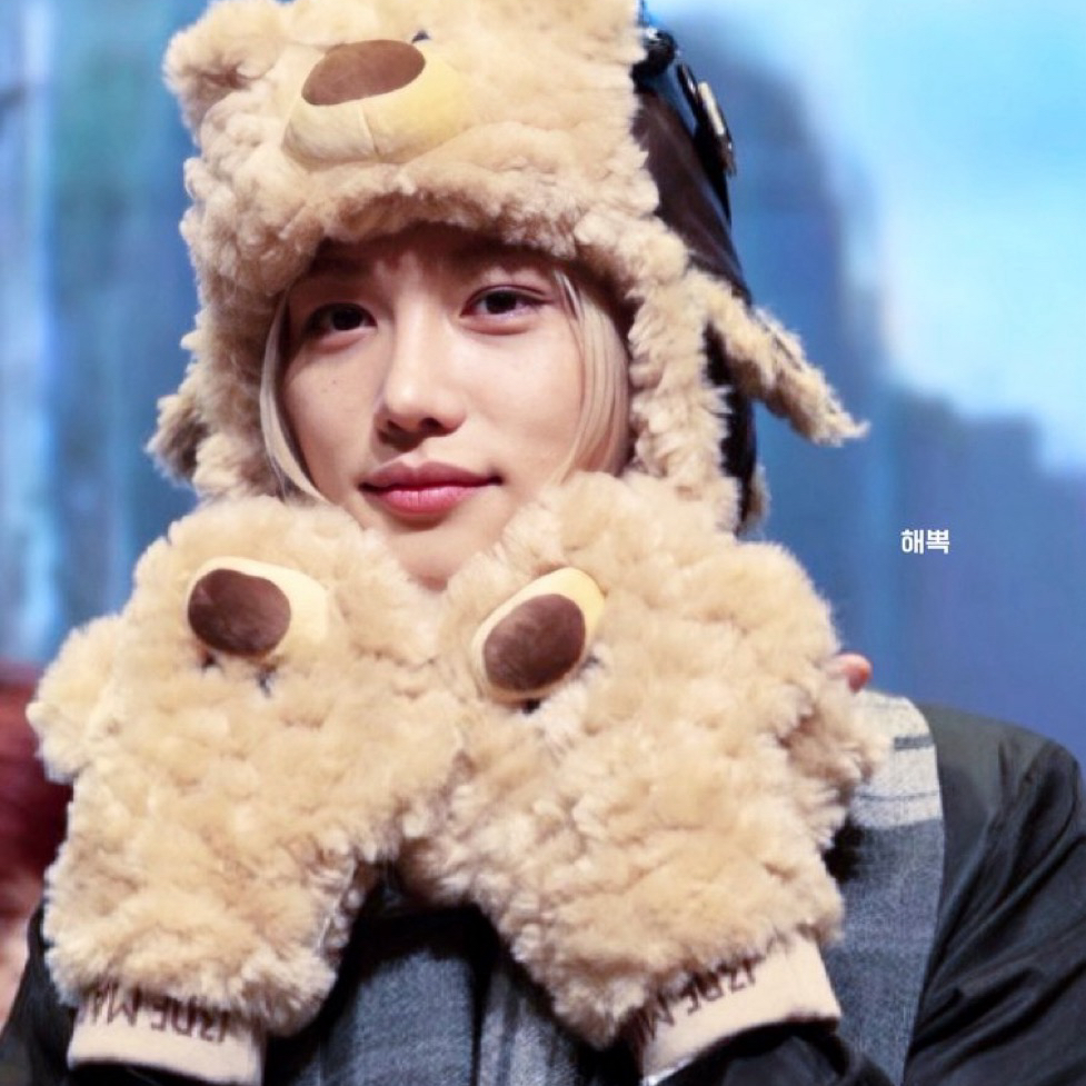 Latest photo of Felix (Stray Kids)