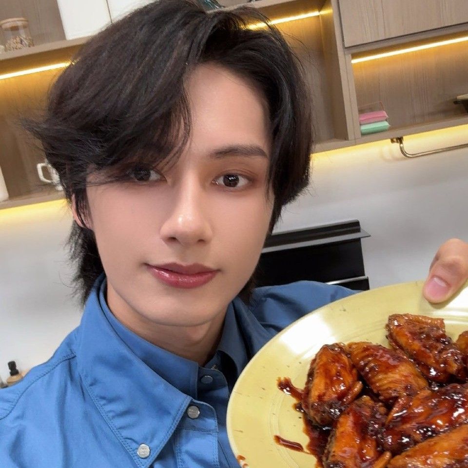A moment captured by Jun (SEVENTEEN)'s fan