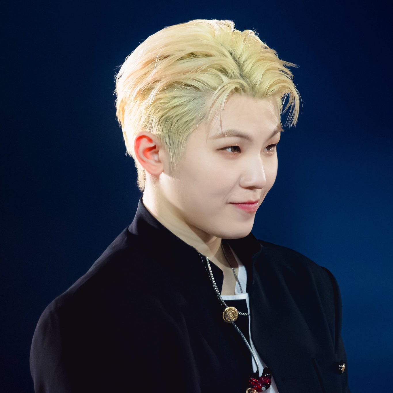 Woozi (SEVENTEEN)的最新照片