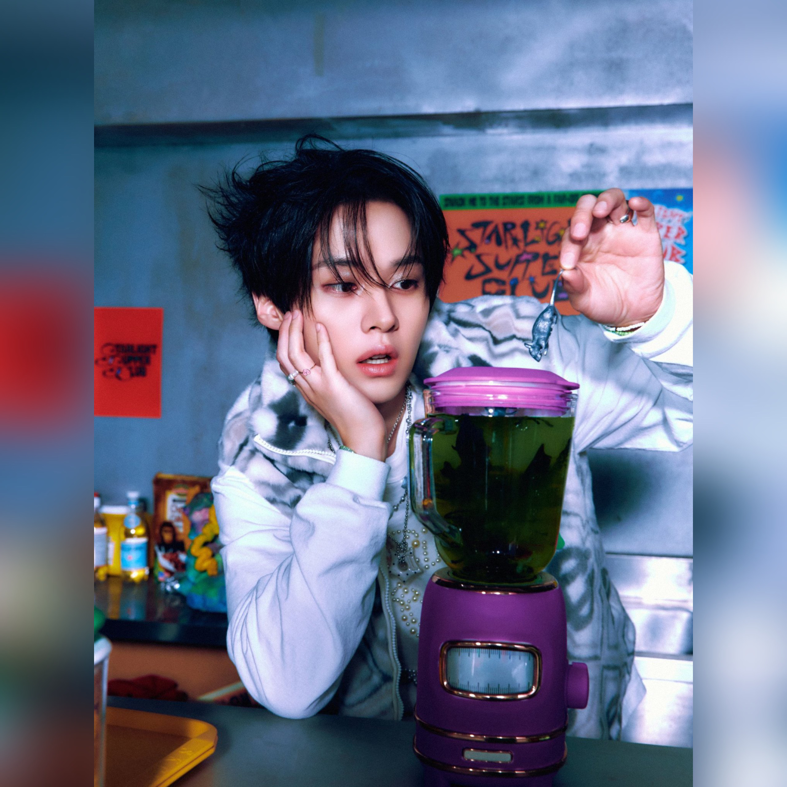 Latest photo of Lee Know (Stray Kids)