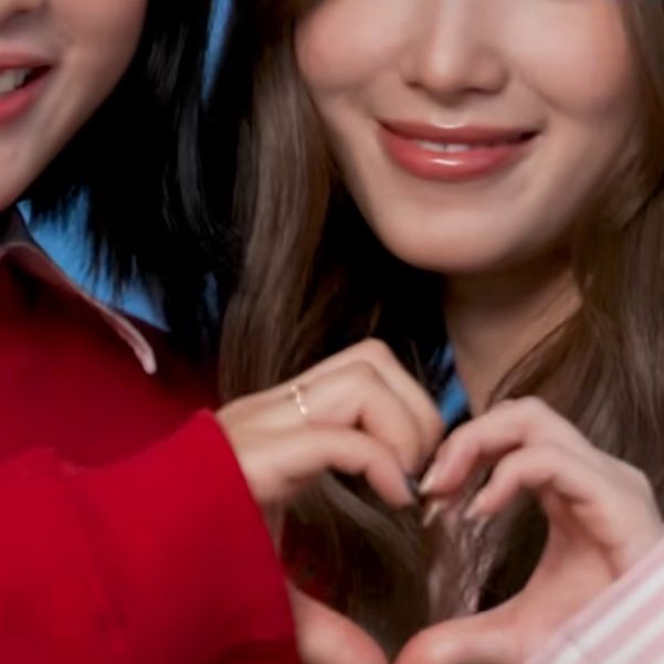 Latest photo of Sana (TWICE)