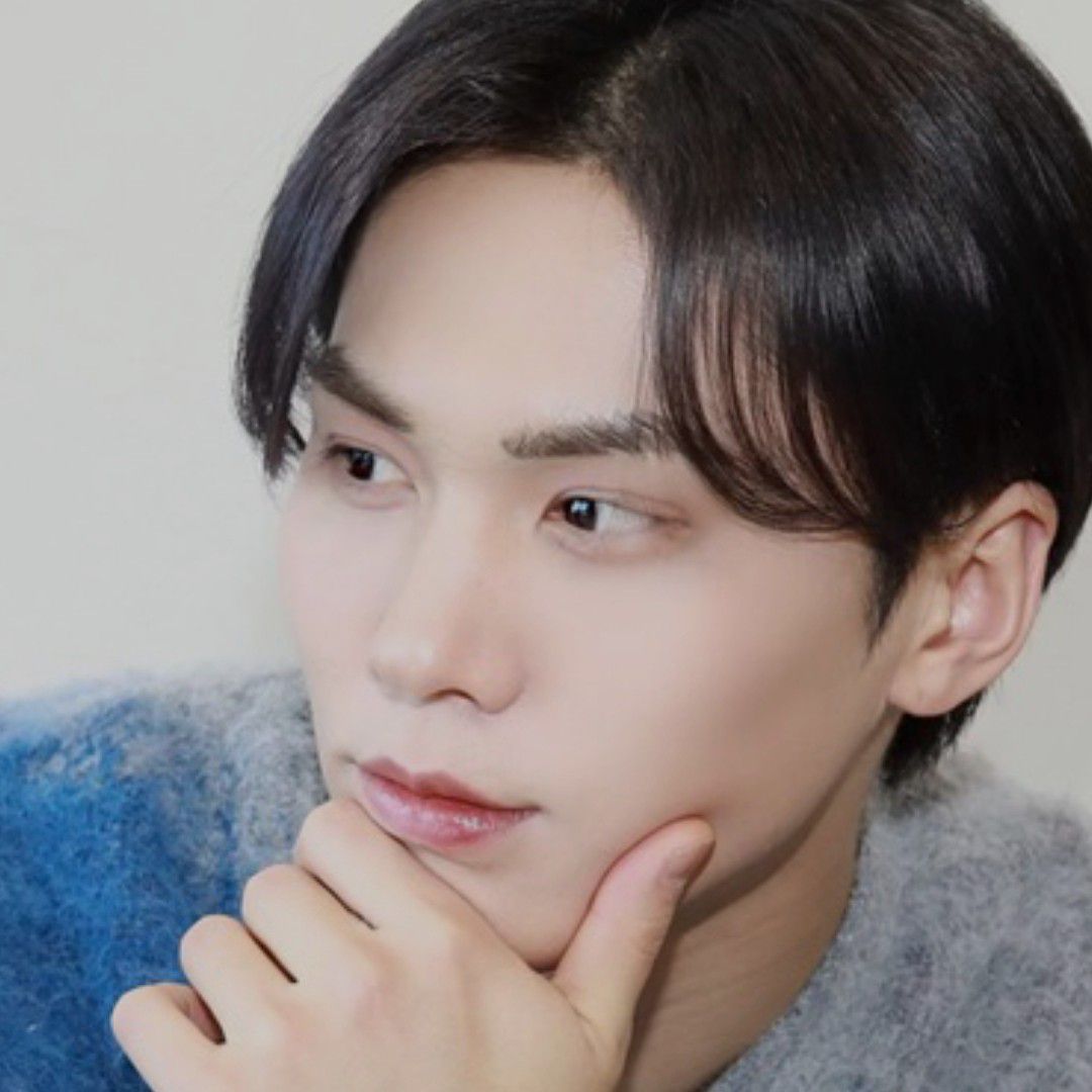 A moment captured by Rocky's fan