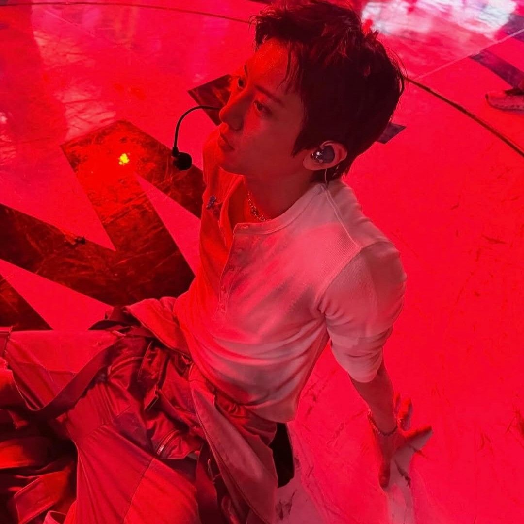 燦烈 (EXO)的最新照片